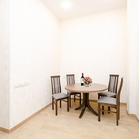15. Double Room Apartaments With Fresh Style Yerevan Ngoại thất bức ảnh