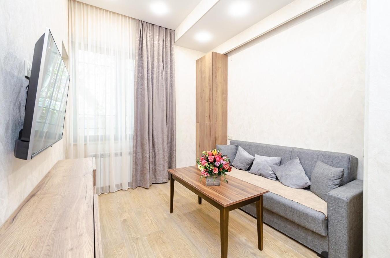15. Double Room Apartaments With Fresh Style Yerevan Ngoại thất bức ảnh